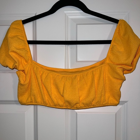 H&M Crop Top - Picture 2 of 4